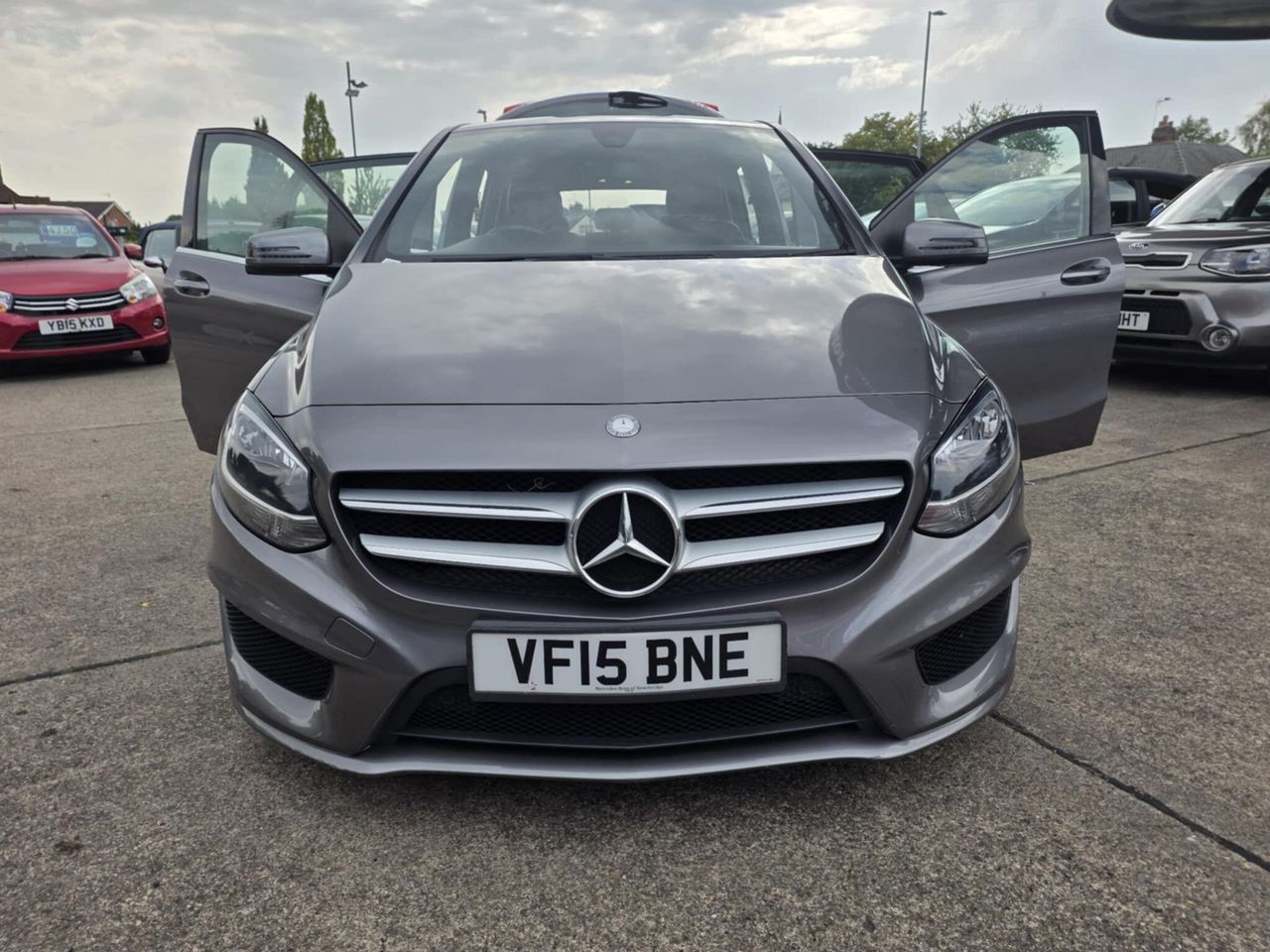 Mercedes-Benz B Class 1.5 B180 CDI AMG Line Euro 6 (s/s) 5dr - Picture 2 of 19