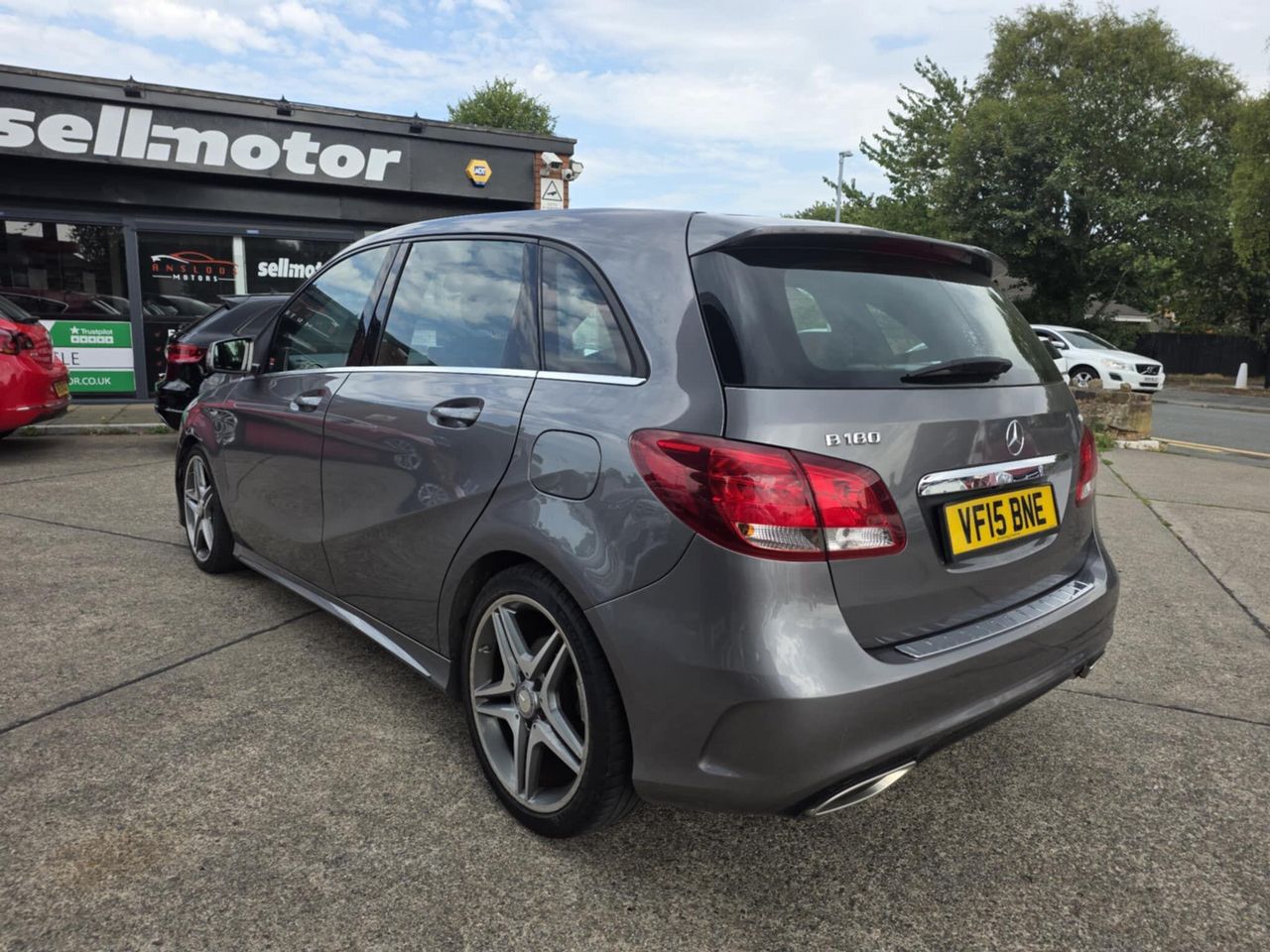 Mercedes-Benz B Class 1.5 B180 CDI AMG Line Euro 6 (s/s) 5dr - Picture 9 of 19