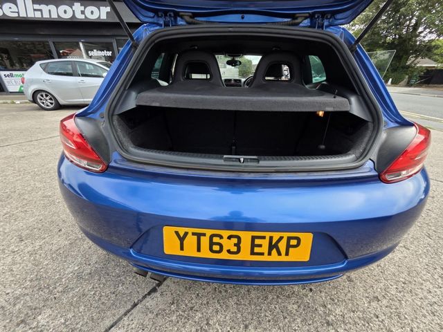 Volkswagen Scirocco 2.0 TDI BlueMotion Tech DSG Euro 5 (s/s) 3dr (Nav) (2013) - Picture 17