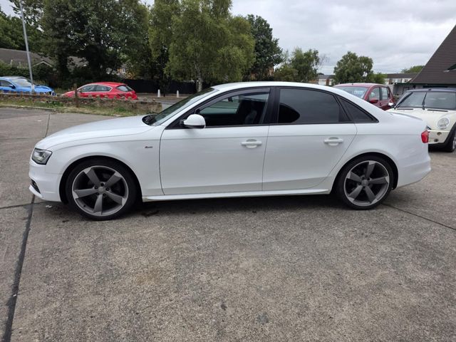 Audi A4 2.0 TDI Black Edition quattro Euro 5 (s/s) 4dr (2012) - Picture 12