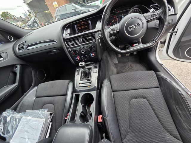 Audi A4 2.0 TDI Black Edition quattro Euro 5 (s/s) 4dr (2012) - Picture 18
