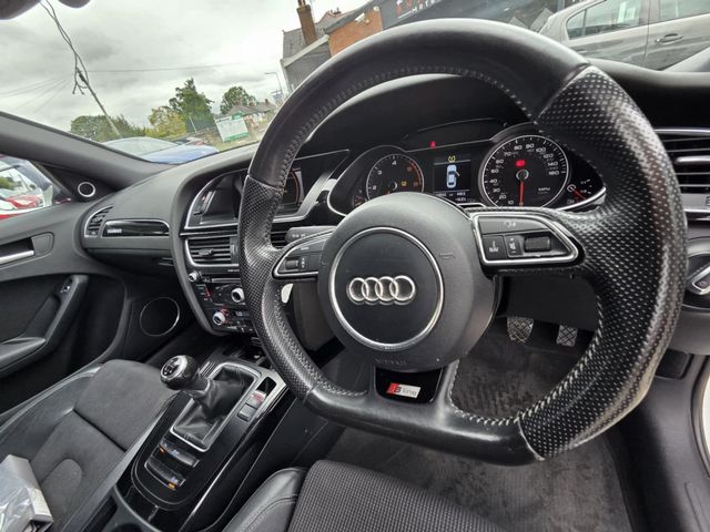 Audi A4 2.0 TDI Black Edition quattro Euro 5 (s/s) 4dr (2012) - Picture 23