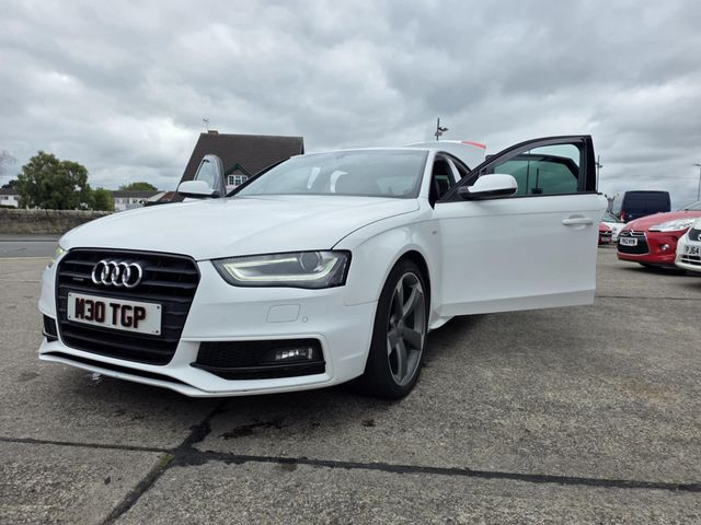 Audi A4 2.0 TDI Black Edition quattro Euro 5 (s/s) 4dr (2012) - Picture 3
