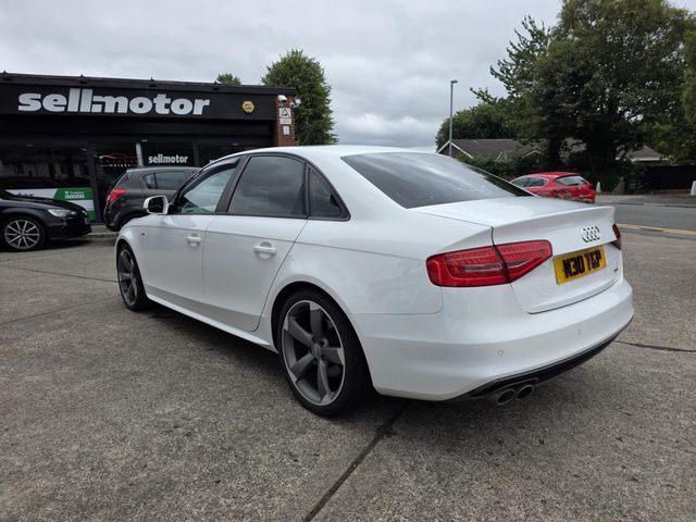 Audi A4 2.0 TDI Black Edition quattro Euro 5 (s/s) 4dr (2012) - Picture 4