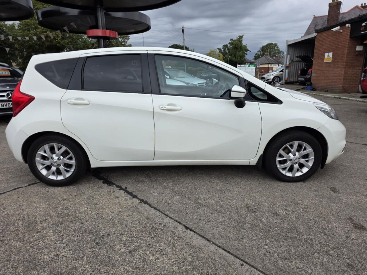 Nissan Note 1.2 12V Acenta Premium Euro 5 (s/s) 5dr - Picture 14 of 21