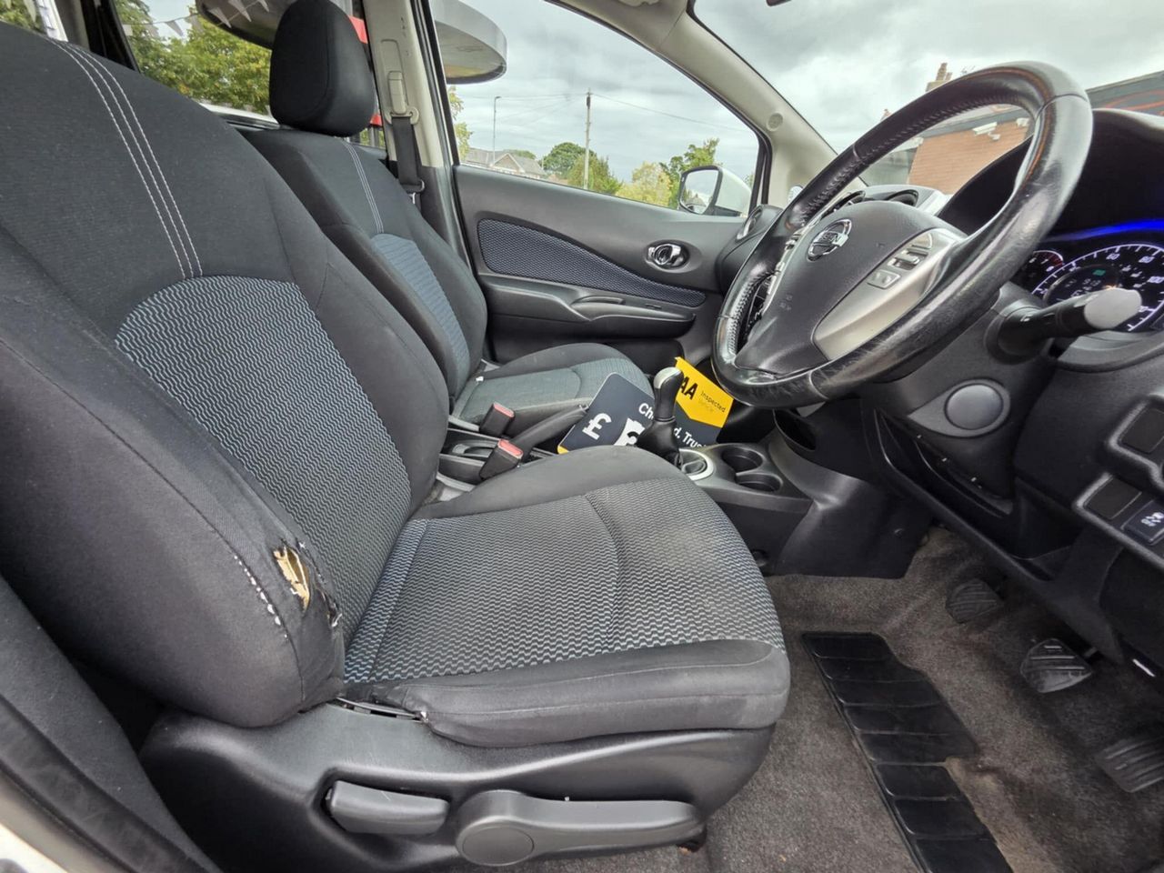 Nissan Note 1.2 12V Acenta Premium Euro 5 (s/s) 5dr - Picture 17 of 21