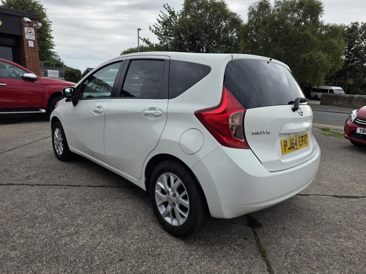 Nissan Note 1.2 12V Acenta Premium Euro 5 (s/s) 5dr - Picture 4 of 21