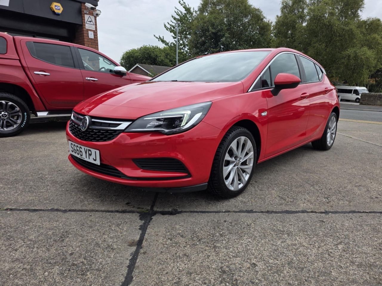 Vauxhall Astra 1.4i Energy Euro 6 5dr - Picture 9 of 20