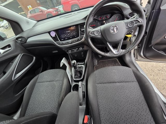 Vauxhall Crossland X 1.6 Turbo D ecoTEC SE Nav Euro 6 (s/s) 5dr (2018) - Picture 16