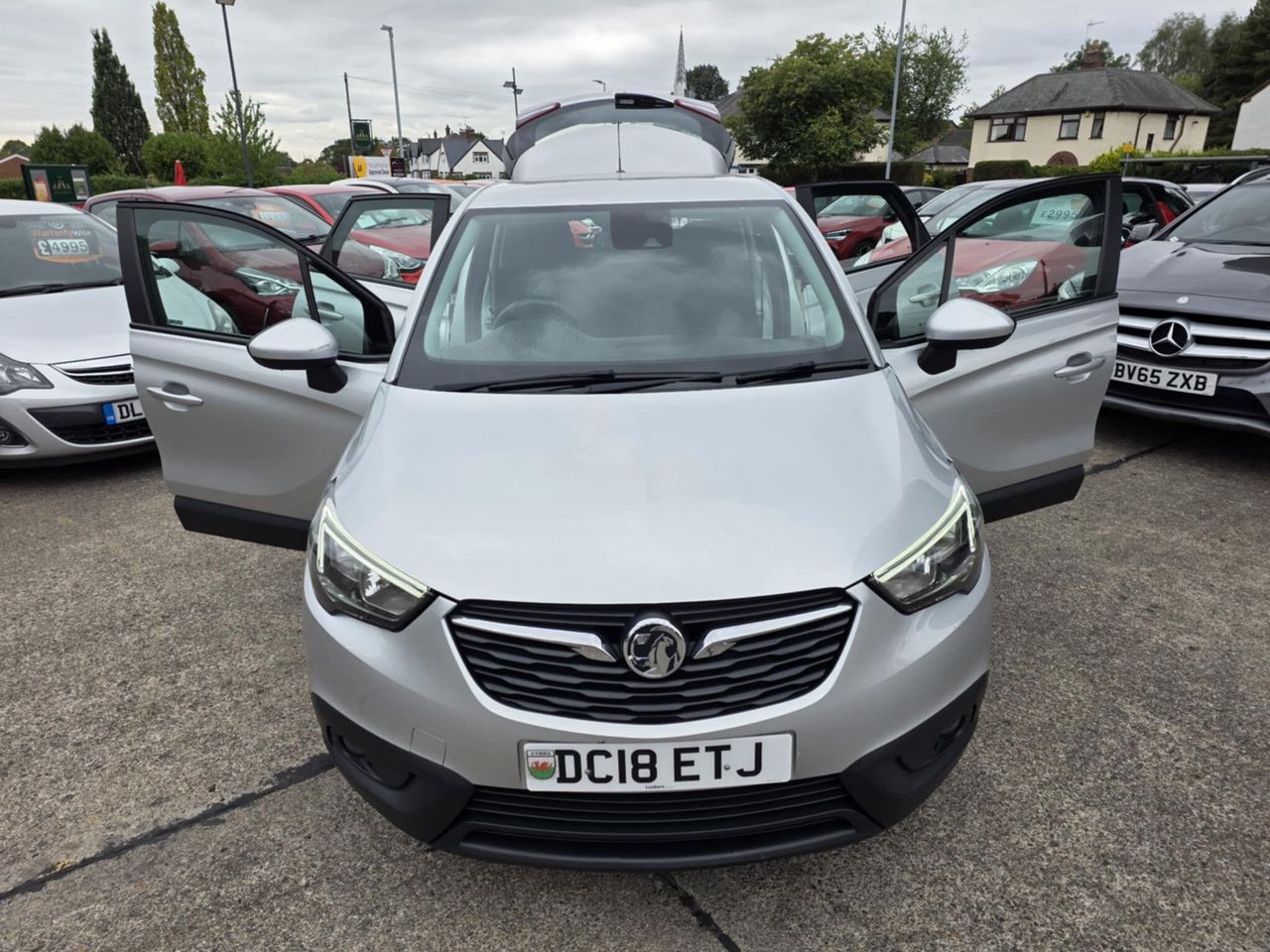 Vauxhall Crossland X 1.6 Turbo D ecoTEC SE Nav Euro 6 (s/s) 5dr - Picture 2 of 21