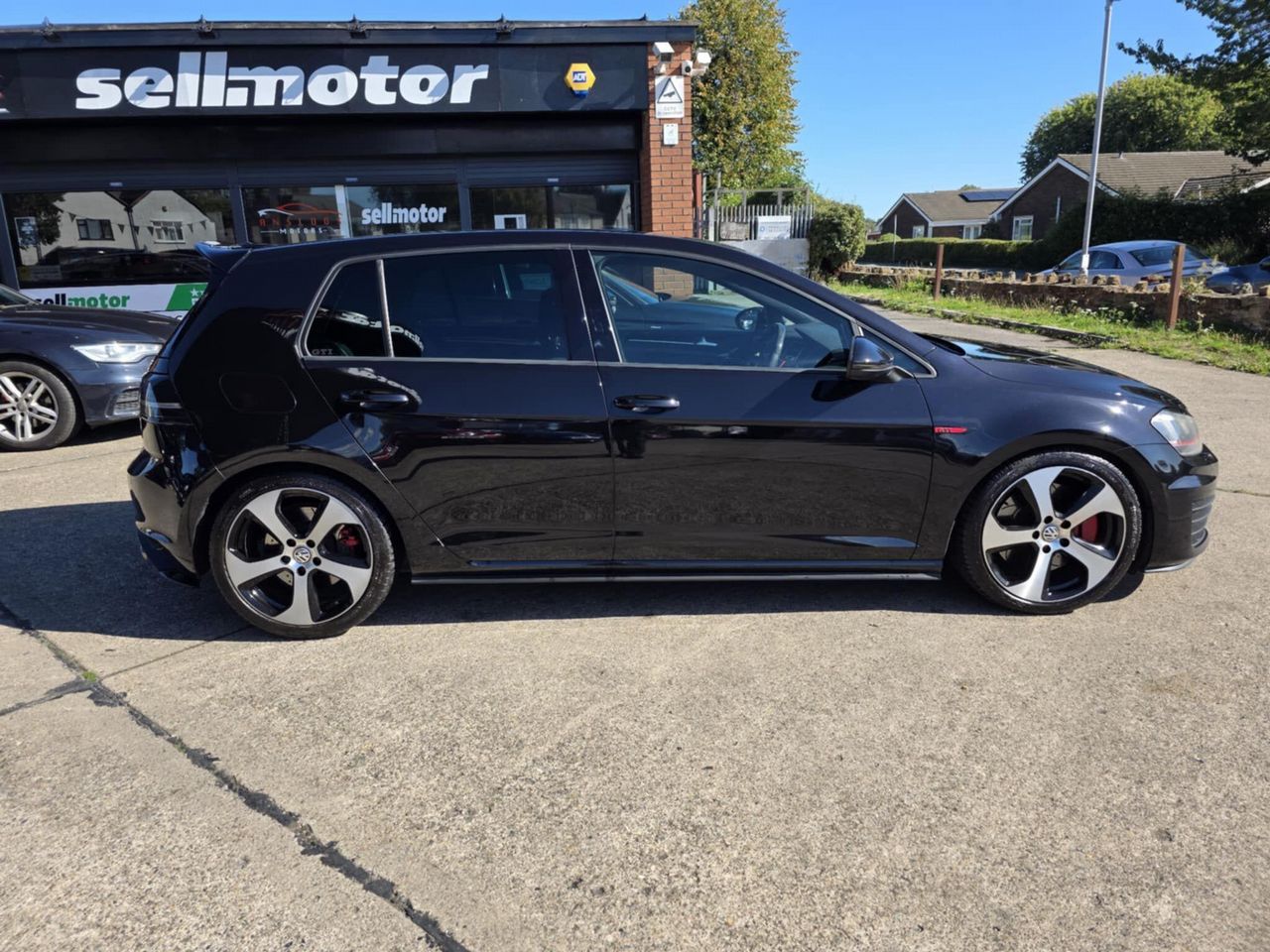 Volkswagen Golf 2.0 TSI BlueMotion Tech GTI DSG Euro 6 (s/s) 5dr - Picture 11 of 19