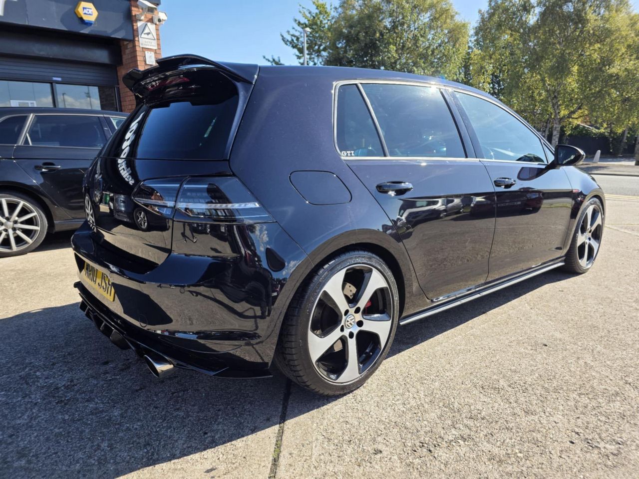 Volkswagen Golf 2.0 TSI BlueMotion Tech GTI DSG Euro 6 (s/s) 5dr - Picture 12 of 19