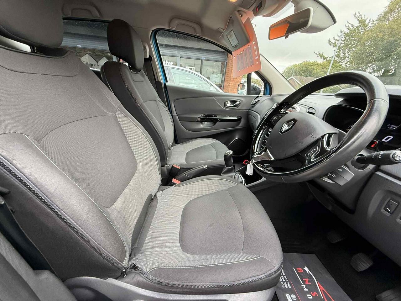 Renault Captur 1.5 dCi ENERGY Dynamique S Nav Euro 6 (s/s) 5dr - Picture 14 of 20