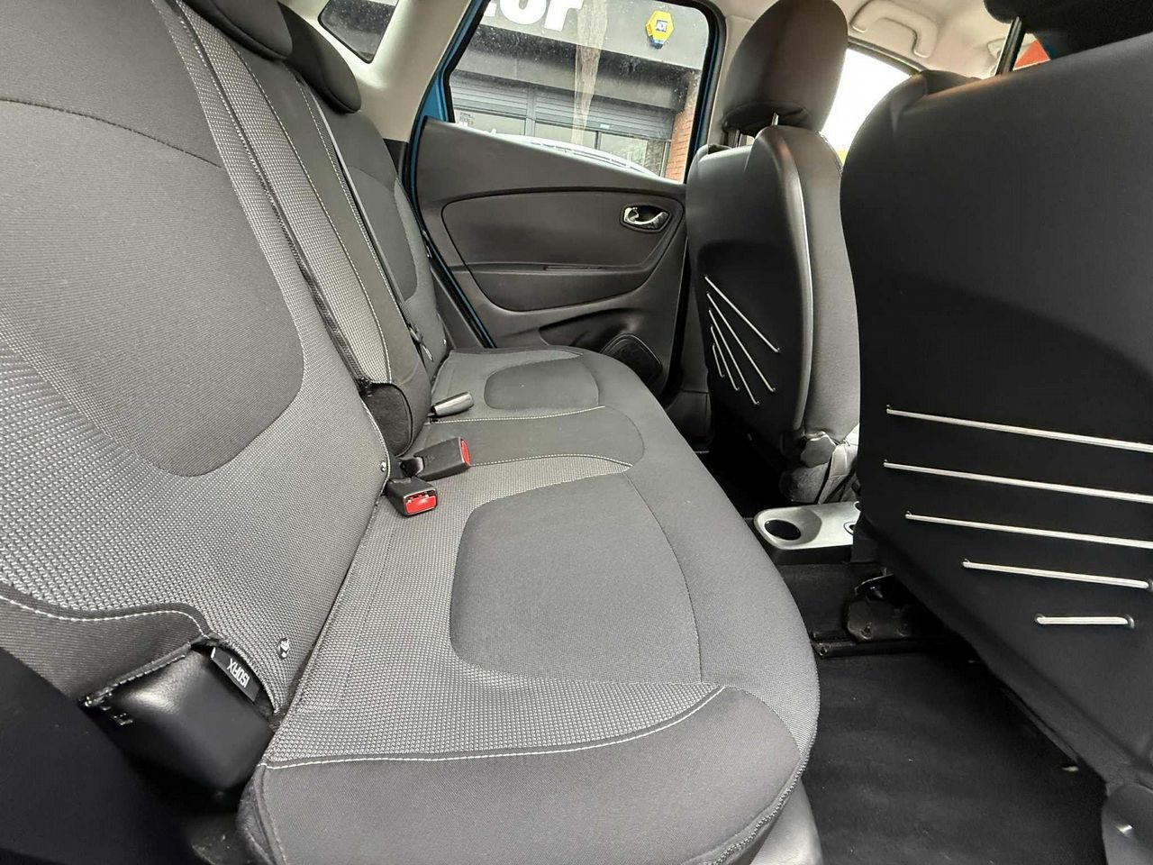 Renault Captur 1.5 dCi ENERGY Dynamique S Nav Euro 6 (s/s) 5dr - Picture 15 of 20