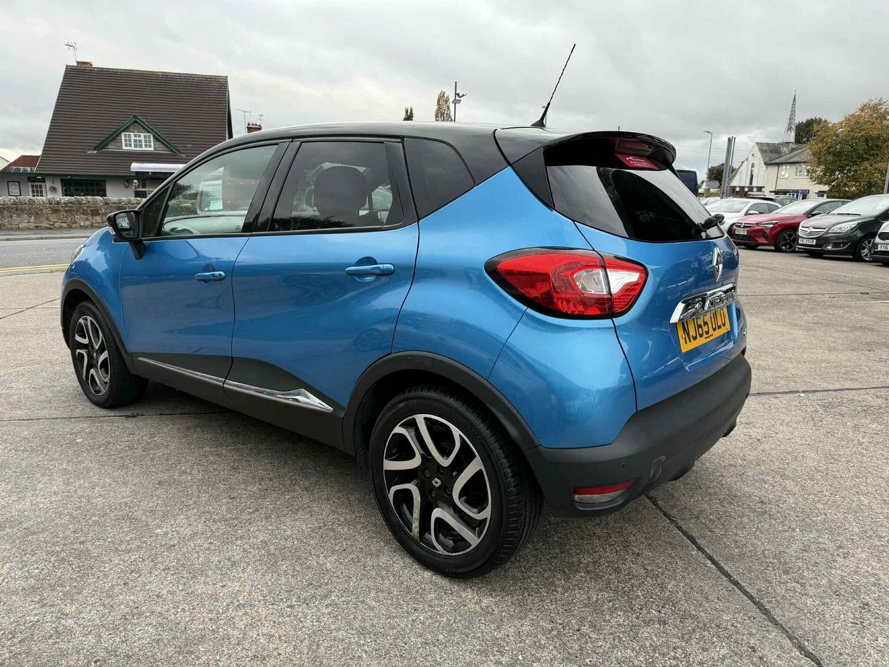 Renault Captur 1.5 dCi ENERGY Dynamique S Nav Euro 6 (s/s) 5dr - Picture 4 of 20