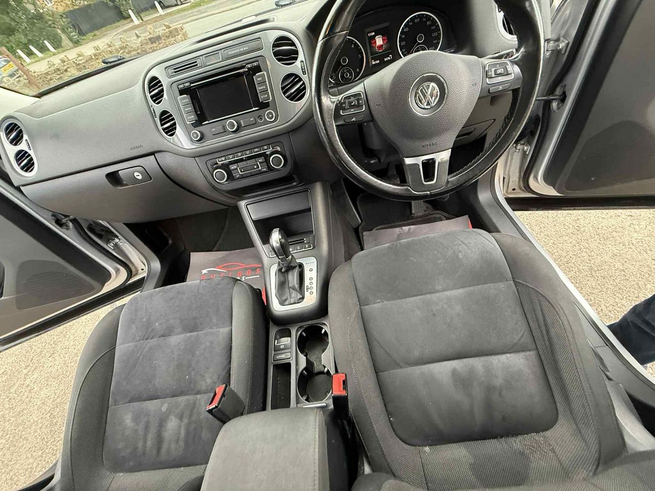 Volkswagen Tiguan 2.0 TDI BlueMotion Tech Match DSG 4WD Euro 5 (s/s) 5dr - Picture 11 of 17