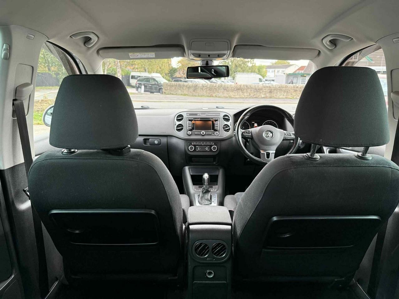 Volkswagen Tiguan 2.0 TDI BlueMotion Tech Match DSG 4WD Euro 5 (s/s) 5dr - Picture 12 of 17