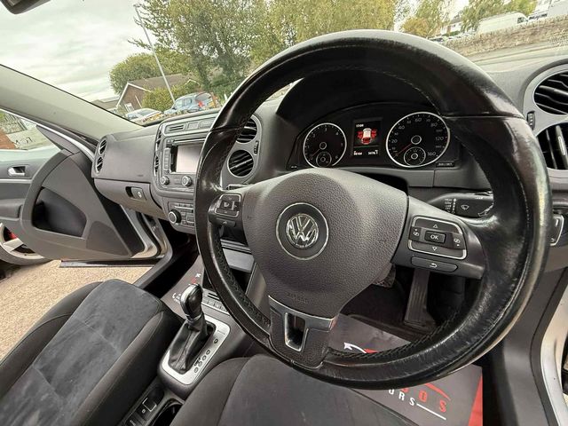Volkswagen Tiguan 2.0 TDI BlueMotion Tech Match DSG 4WD Euro 5 (s/s) 5dr (2014) - Picture 16