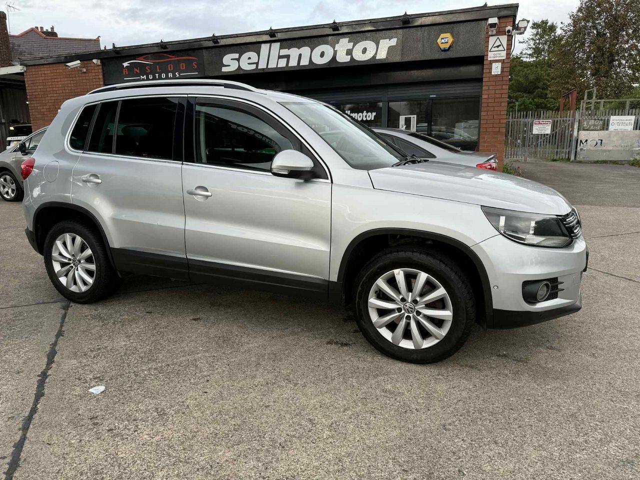 Volkswagen Tiguan 2.0 TDI BlueMotion Tech Match DSG 4WD Euro 5 (s/s) 5dr - Picture 17 of 17