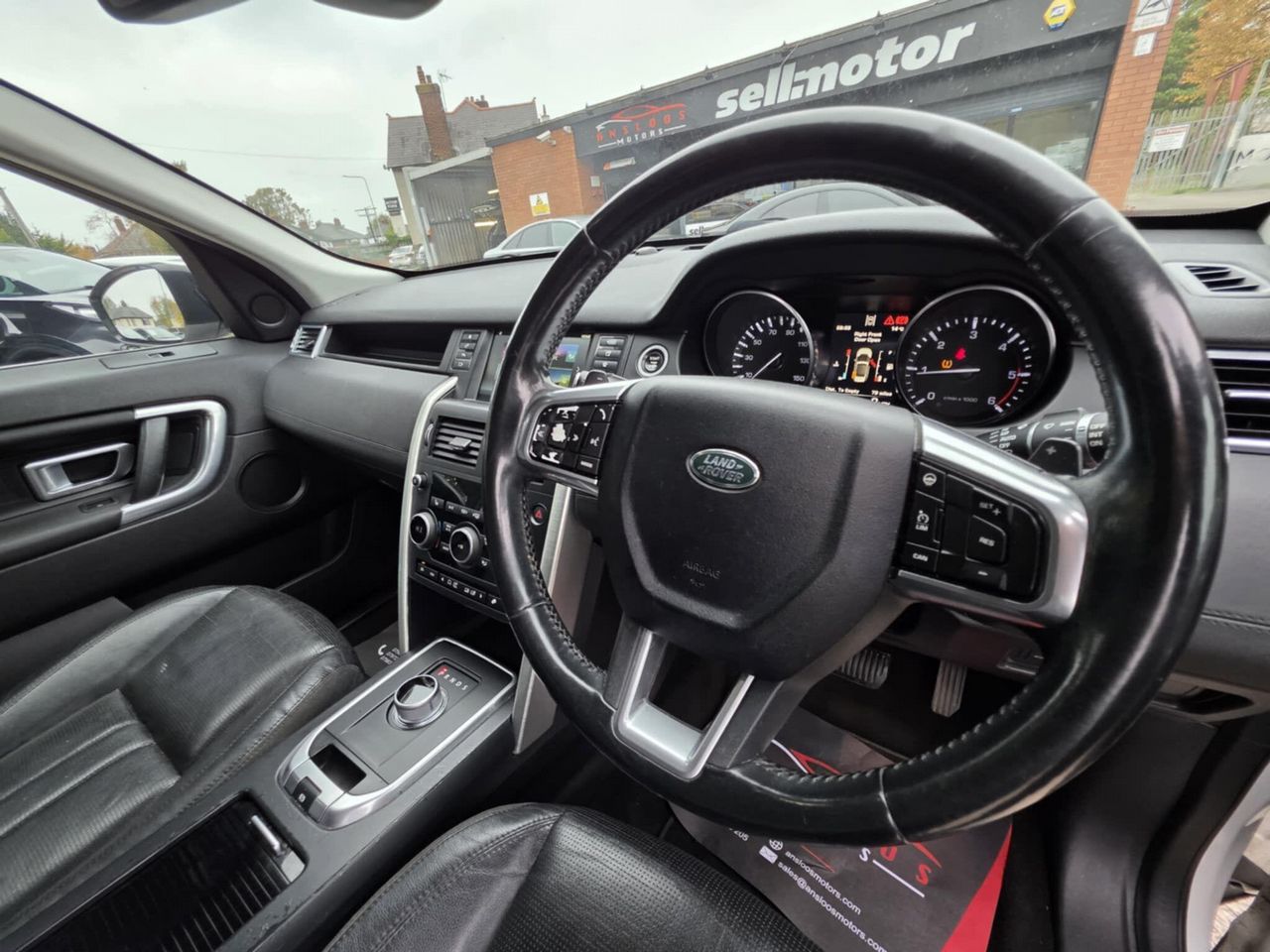 Land Rover Discovery Sport 2.0 TD4 HSE Auto 4WD Euro 6 (s/s) 5dr - Picture 17 of 23
