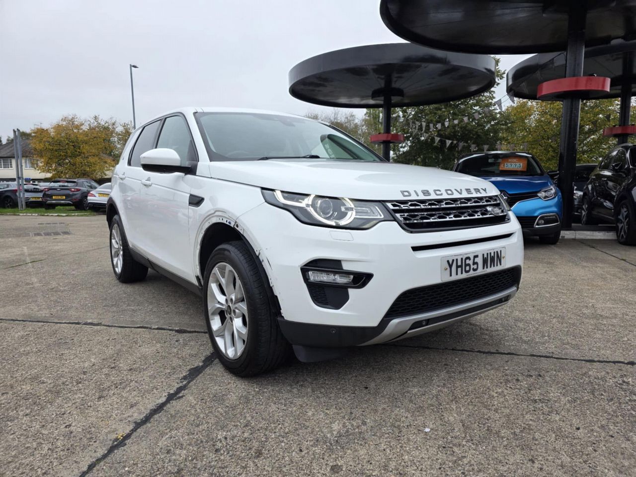 Land Rover Discovery Sport 2.0 TD4 HSE Auto 4WD Euro 6 (s/s) 5dr - Picture 6 of 23
