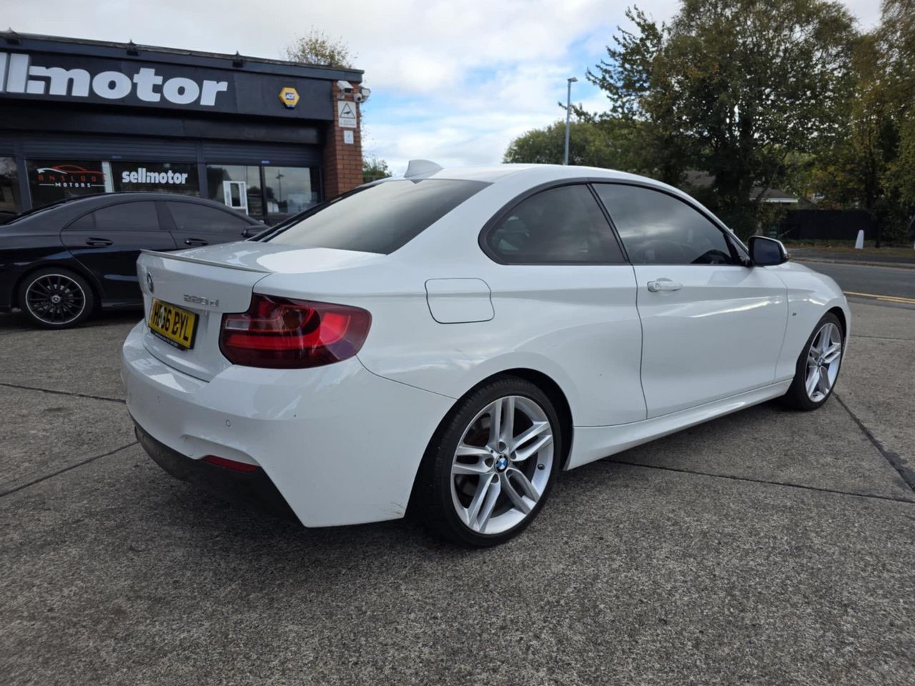 BMW 2 Series 2.0 220d M Sport Euro 6 (s/s) 2dr - Picture 14 of 18