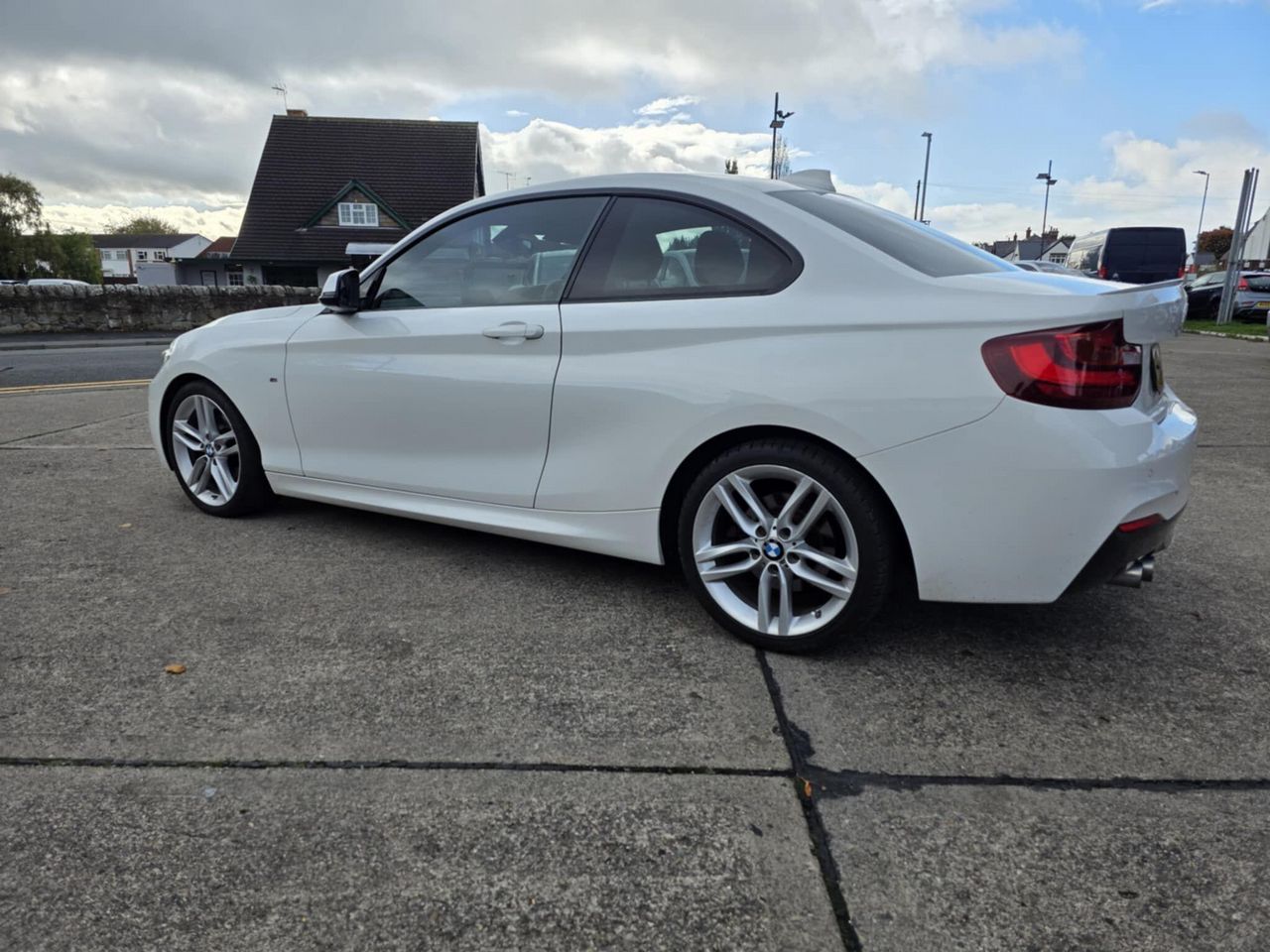 BMW 2 Series 2.0 220d M Sport Euro 6 (s/s) 2dr - Picture 4 of 18