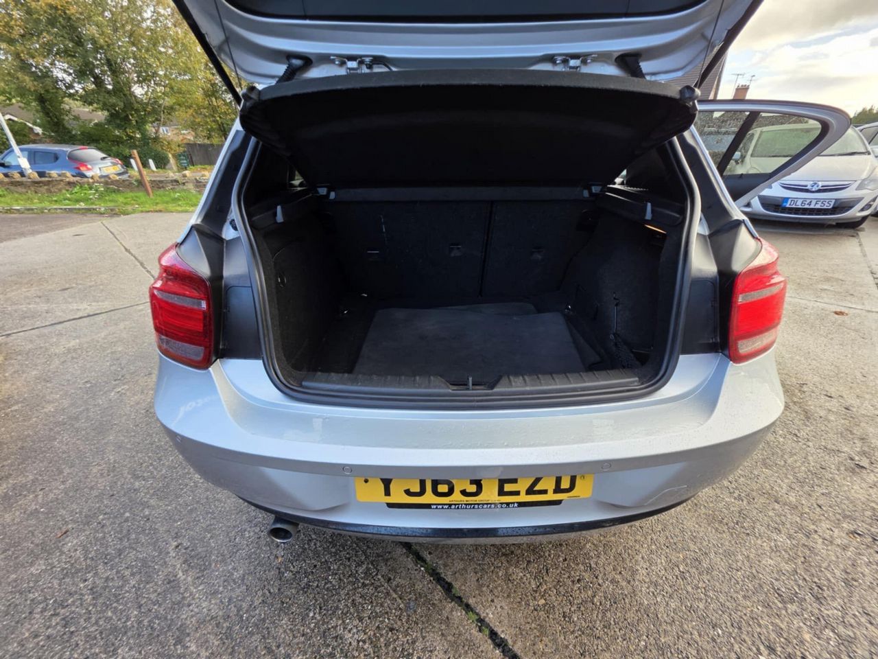 BMW 1 Series 2.0 120d Sport Euro 5 (s/s) 5dr - Picture 19 of 20