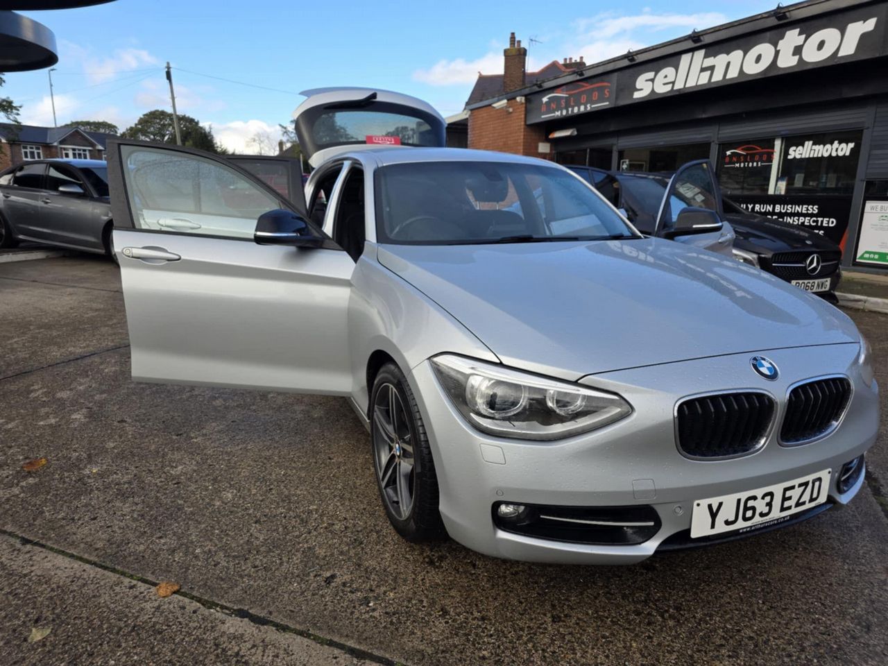 BMW 1 Series 2.0 120d Sport Euro 5 (s/s) 5dr - Picture 5 of 20