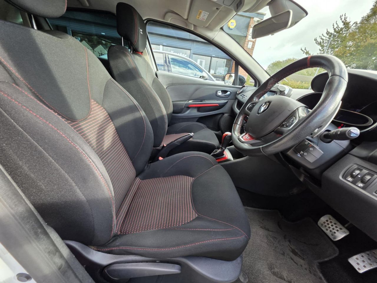 Renault Clio 1.6 TCe Renaultsport Nav Trophy Auto Euro 6 (s/s) 5dr - Picture 16 of 23