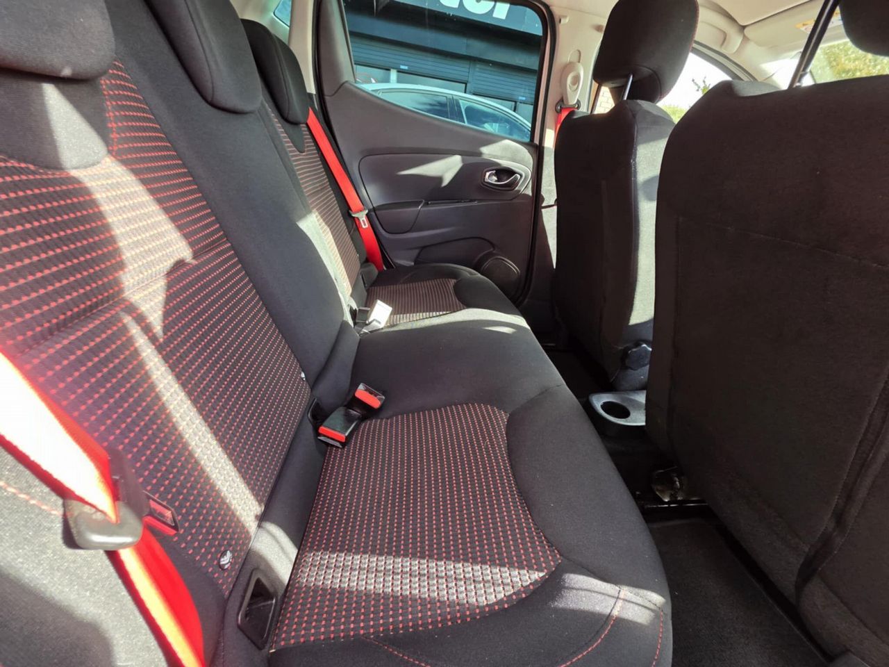 Renault Clio 1.6 TCe Renaultsport Nav Trophy Auto Euro 6 (s/s) 5dr - Picture 17 of 23