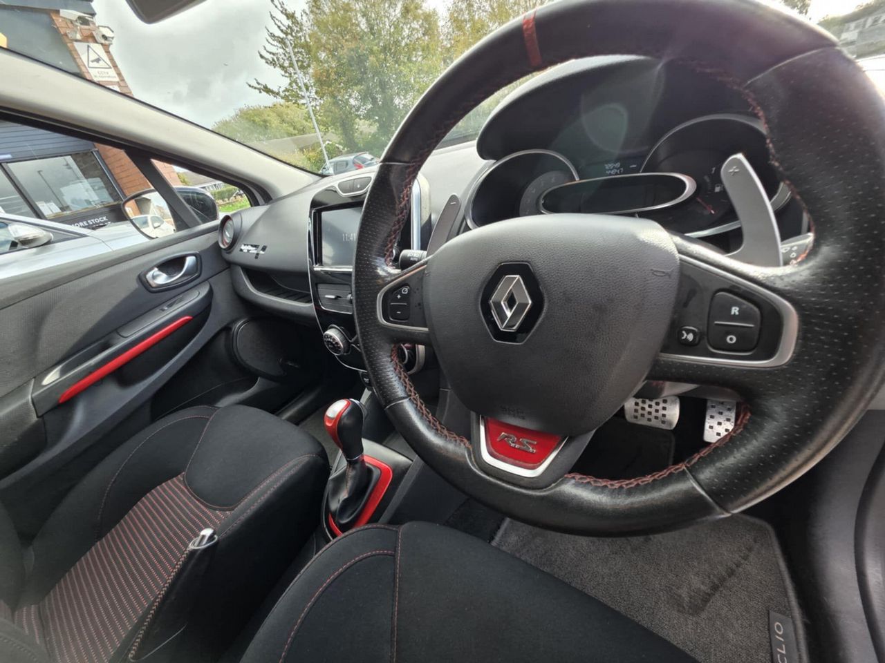Renault Clio 1.6 TCe Renaultsport Nav Trophy Auto Euro 6 (s/s) 5dr - Picture 21 of 23