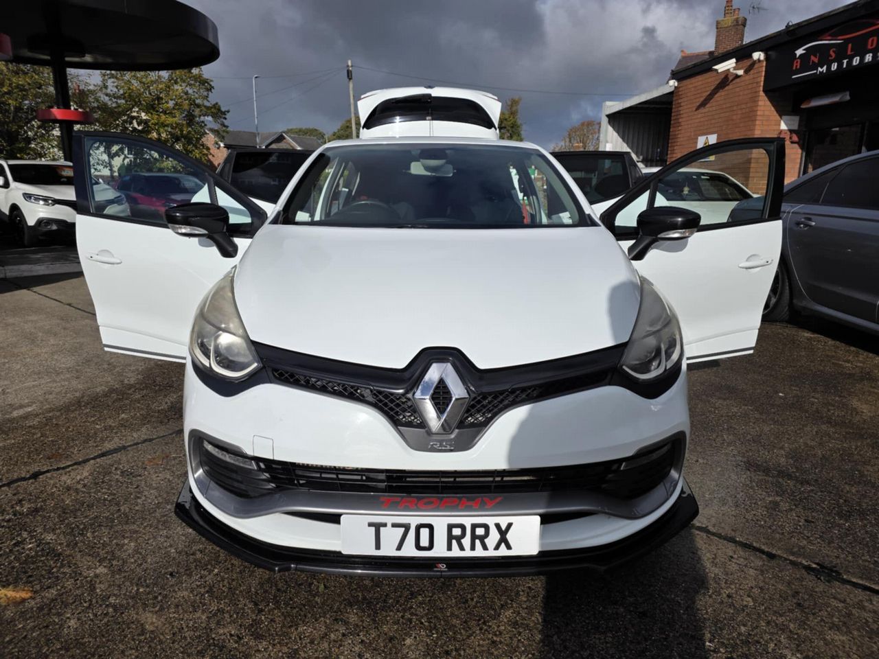 Renault Clio 1.6 TCe Renaultsport Nav Trophy Auto Euro 6 (s/s) 5dr - Picture 2 of 23