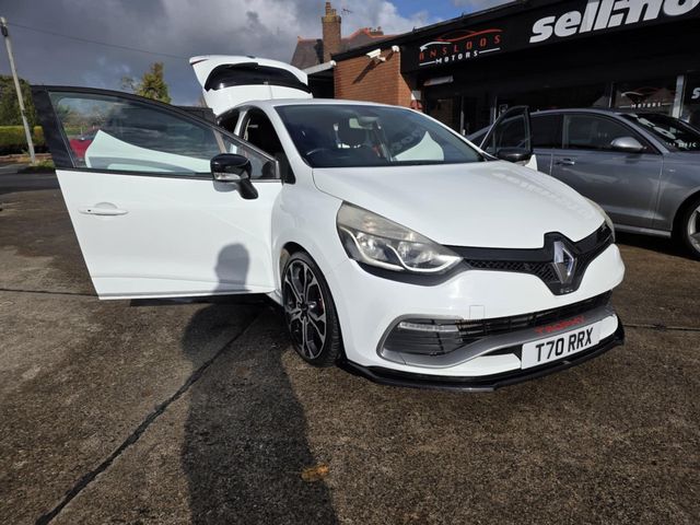 Renault Clio 1.6 TCe Renaultsport Nav Trophy Auto Euro 6 (s/s) 5dr (2016) - Picture 6