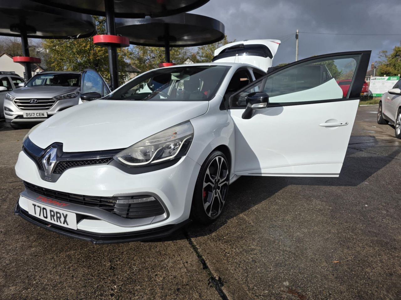 Renault Clio 1.6 TCe Renaultsport Nav Trophy Auto Euro 6 (s/s) 5dr - Picture 9 of 23