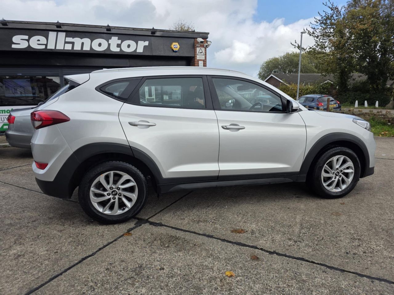 Hyundai TUCSON 1.7 CRDi Blue Drive SE Nav Euro 6 (s/s) 5dr - Picture 11 of 18