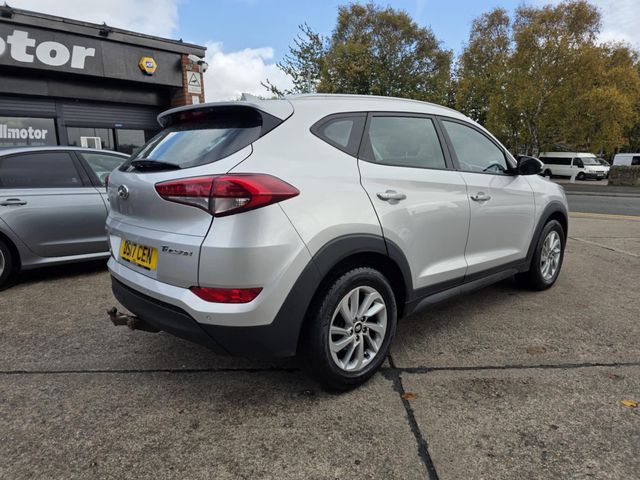 Hyundai TUCSON 1.7 CRDi Blue Drive SE Nav Euro 6 (s/s) 5dr (2017) - Picture 12