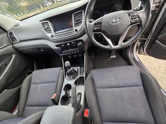 Hyundai TUCSON 1.7 CRDi Blue Drive SE Nav Euro 6 (s/s) 5dr (2017) - Picture 13