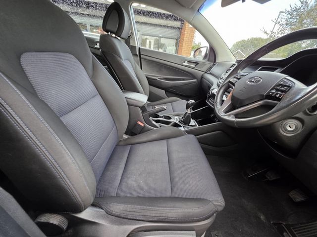 Hyundai TUCSON 1.7 CRDi Blue Drive SE Nav Euro 6 (s/s) 5dr (2017) - Picture 14