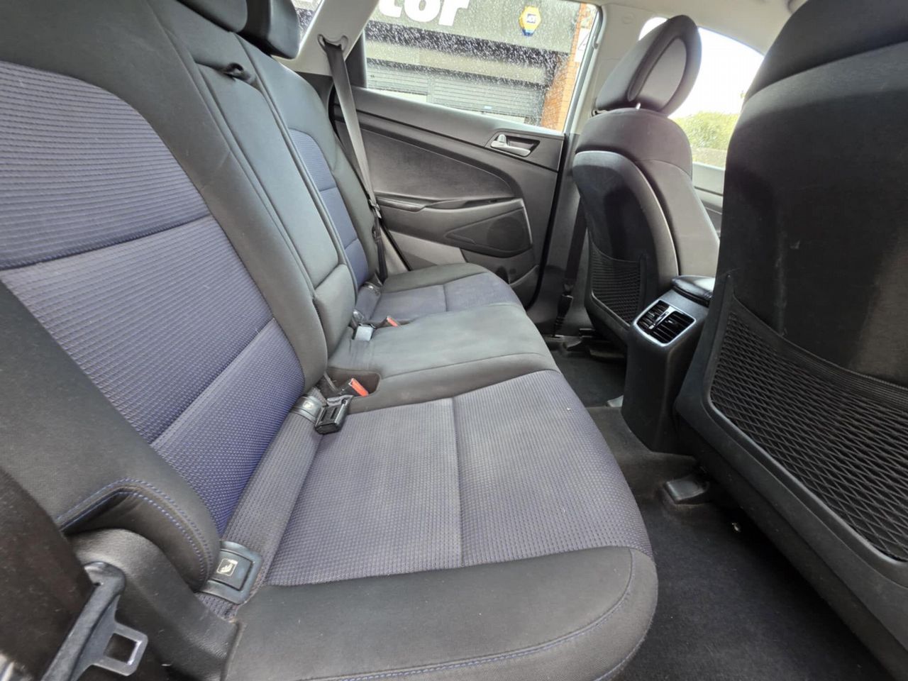 Hyundai TUCSON 1.7 CRDi Blue Drive SE Nav Euro 6 (s/s) 5dr - Picture 15 of 18