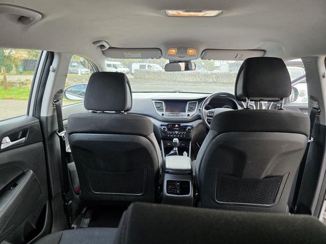 Hyundai TUCSON 1.7 CRDi Blue Drive SE Nav Euro 6 (s/s) 5dr (2017) - Picture 18