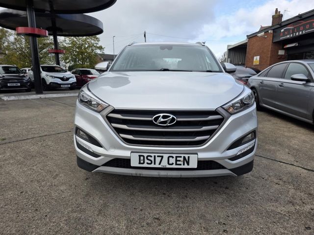 Hyundai TUCSON 1.7 CRDi Blue Drive SE Nav Euro 6 (s/s) 5dr (2017) - Picture 2