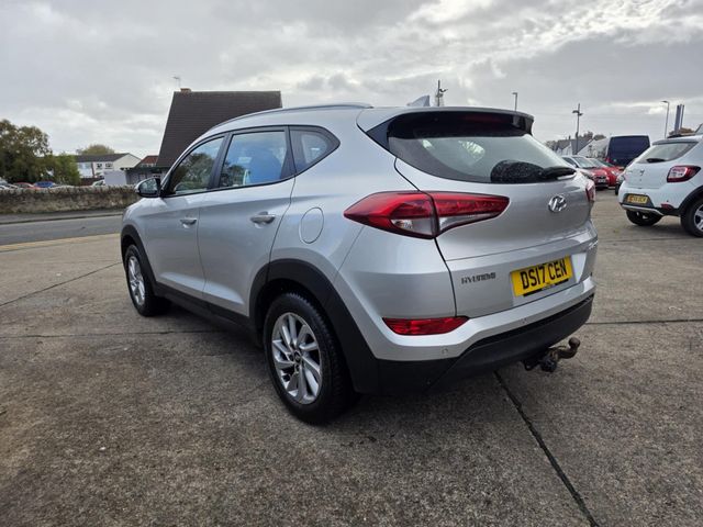 Hyundai TUCSON 1.7 CRDi Blue Drive SE Nav Euro 6 (s/s) 5dr (2017) - Picture 4