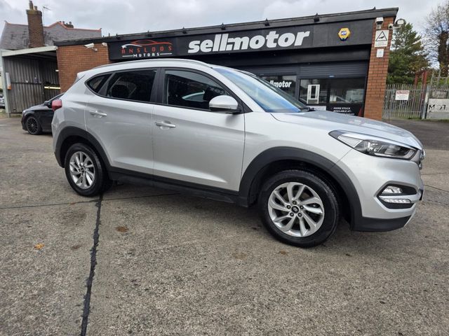 Hyundai TUCSON 1.7 CRDi Blue Drive SE Nav Euro 6 (s/s) 5dr (2017) - Picture 5