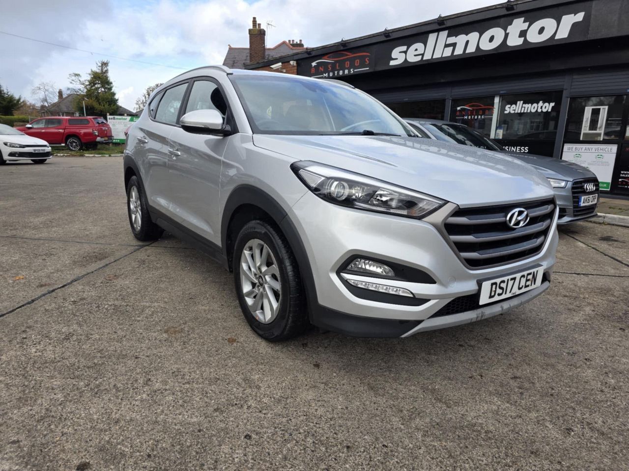 Hyundai TUCSON 1.7 CRDi Blue Drive SE Nav Euro 6 (s/s) 5dr - Picture 6 of 18