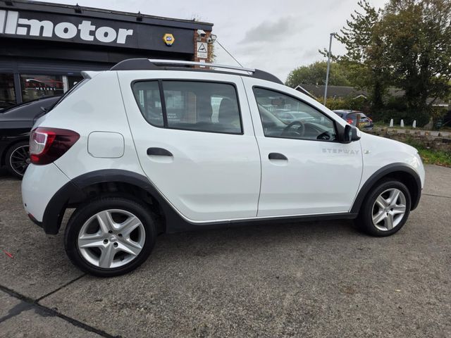 Dacia Sandero Stepway 1.5 dCi Ambiance Euro 6 (s/s) 5dr (2016) - Picture 11