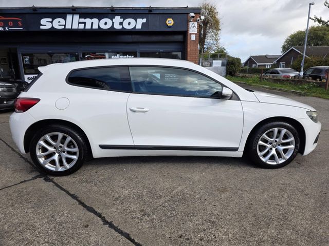 Volkswagen Scirocco 1.4 TSI DSG Euro 5 3dr (2009) - Picture 12