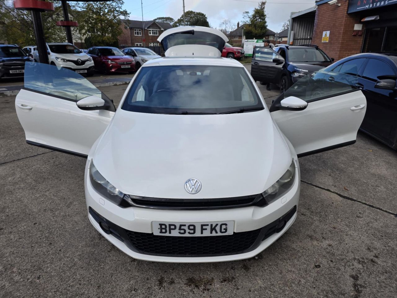 Volkswagen Scirocco 1.4 TSI DSG Euro 5 3dr - Picture 7 of 18