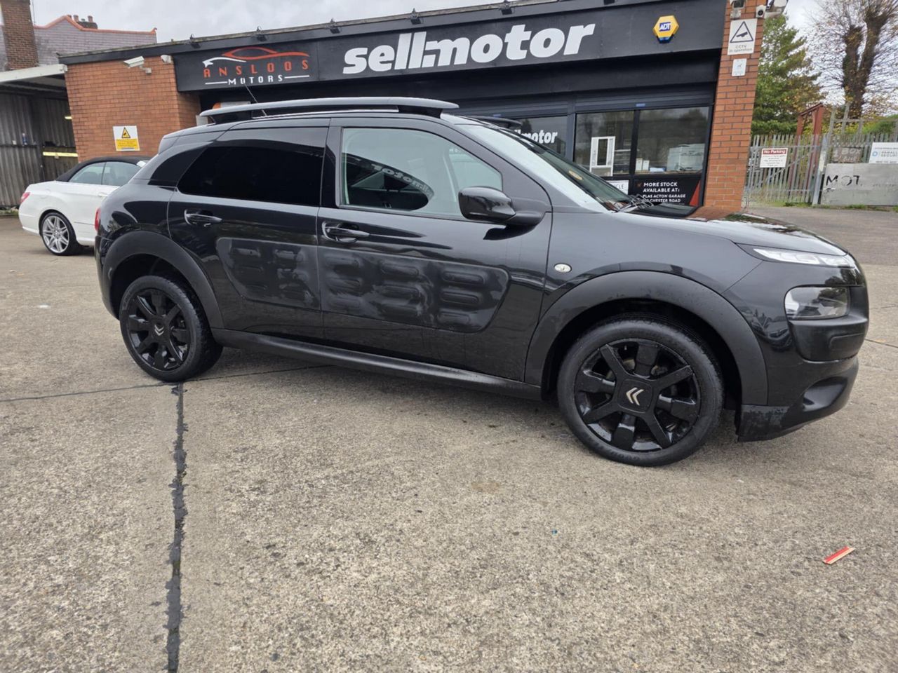 Citroen C4 Cactus 1.6 BlueHDi Flair Euro 6 5dr - Picture 12 of 19