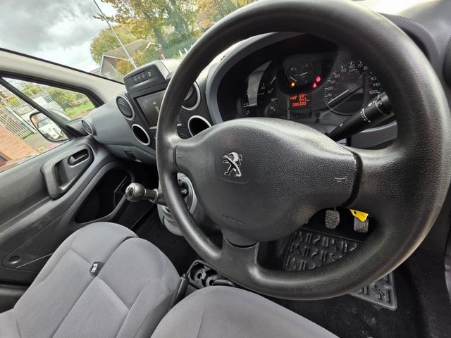 Peugeot Partner 1.6 BlueHDi 854 Professional L1 5dr (2016) - Picture 12